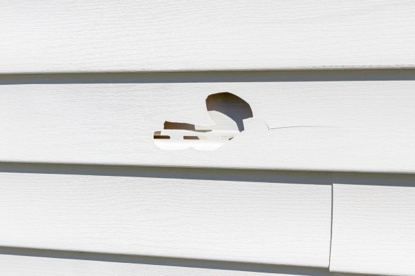 Cost of White Vinyl Siding Repair in Irving